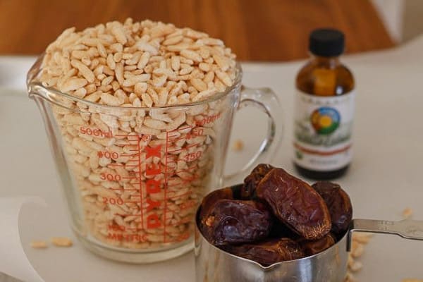 A few ingredients for Date and Puffed Rice Cookies