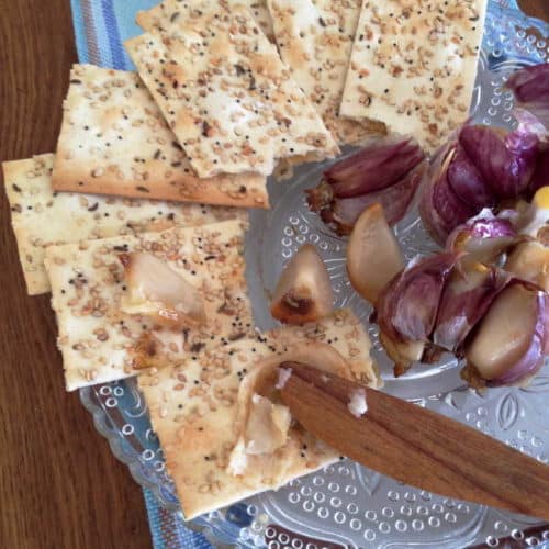 Easy Roasted Garlic and Crackers