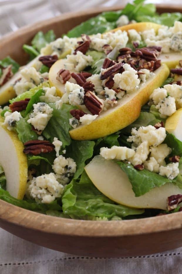 ingredients for Romaine Salad with Pears, Blue Cheese and Pecans