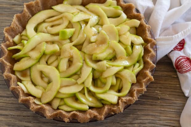 pie pastry with zucchini filling for Zucchini Mock Apple Pie with Oat Almond Crumble